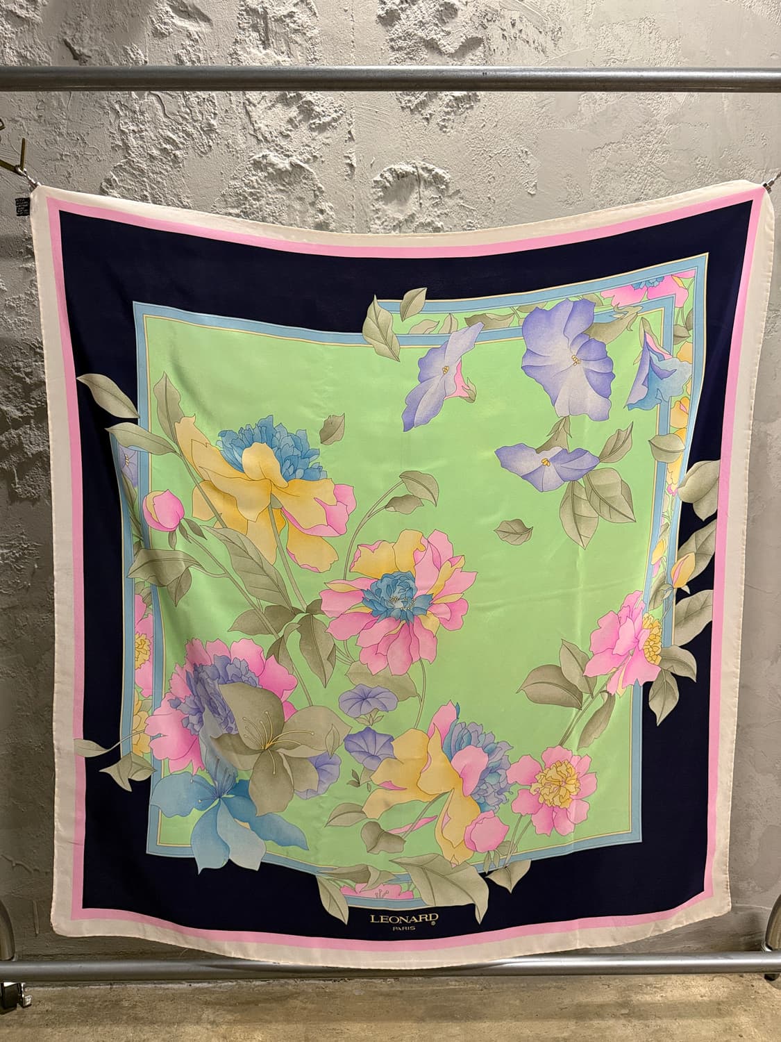 레오나드 파리 플로럴 실크 스카프 상품이미지1