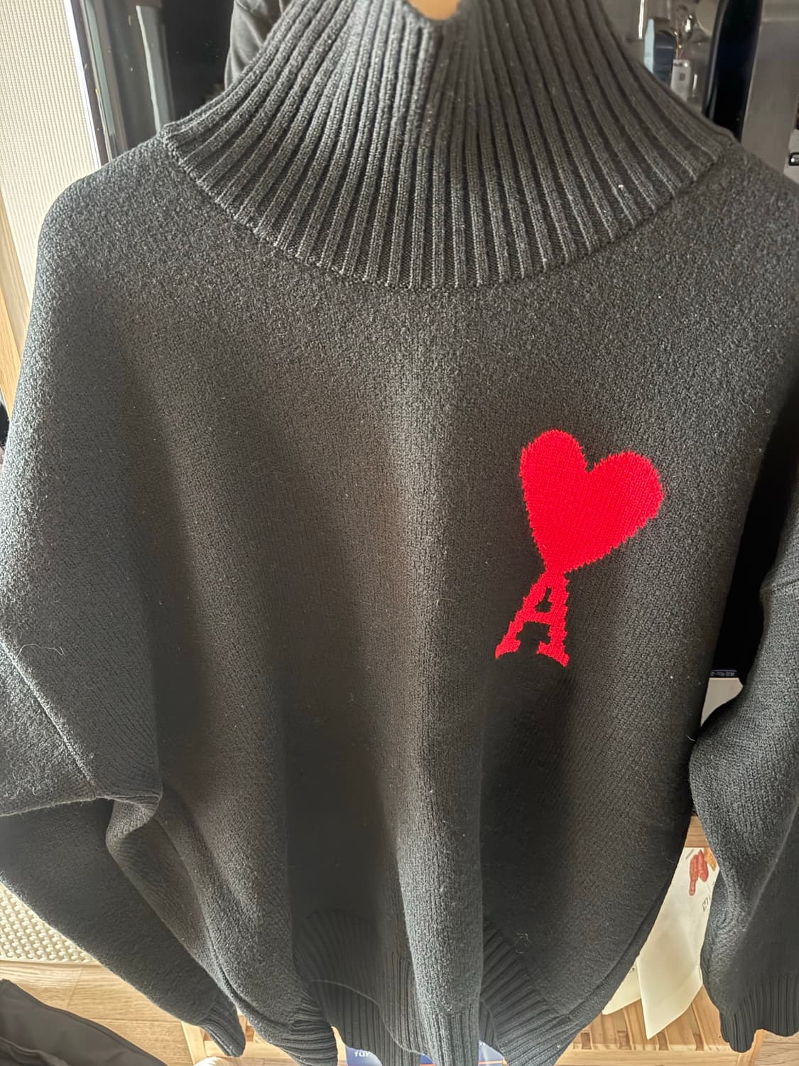 [M] 아미 블랙 빅하트 울 터틀넥 니트 상품이미지1