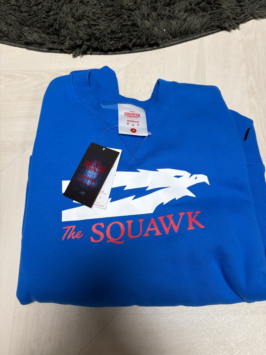 아이앱 X 기묘한이야기 크루넥 상품이미지3