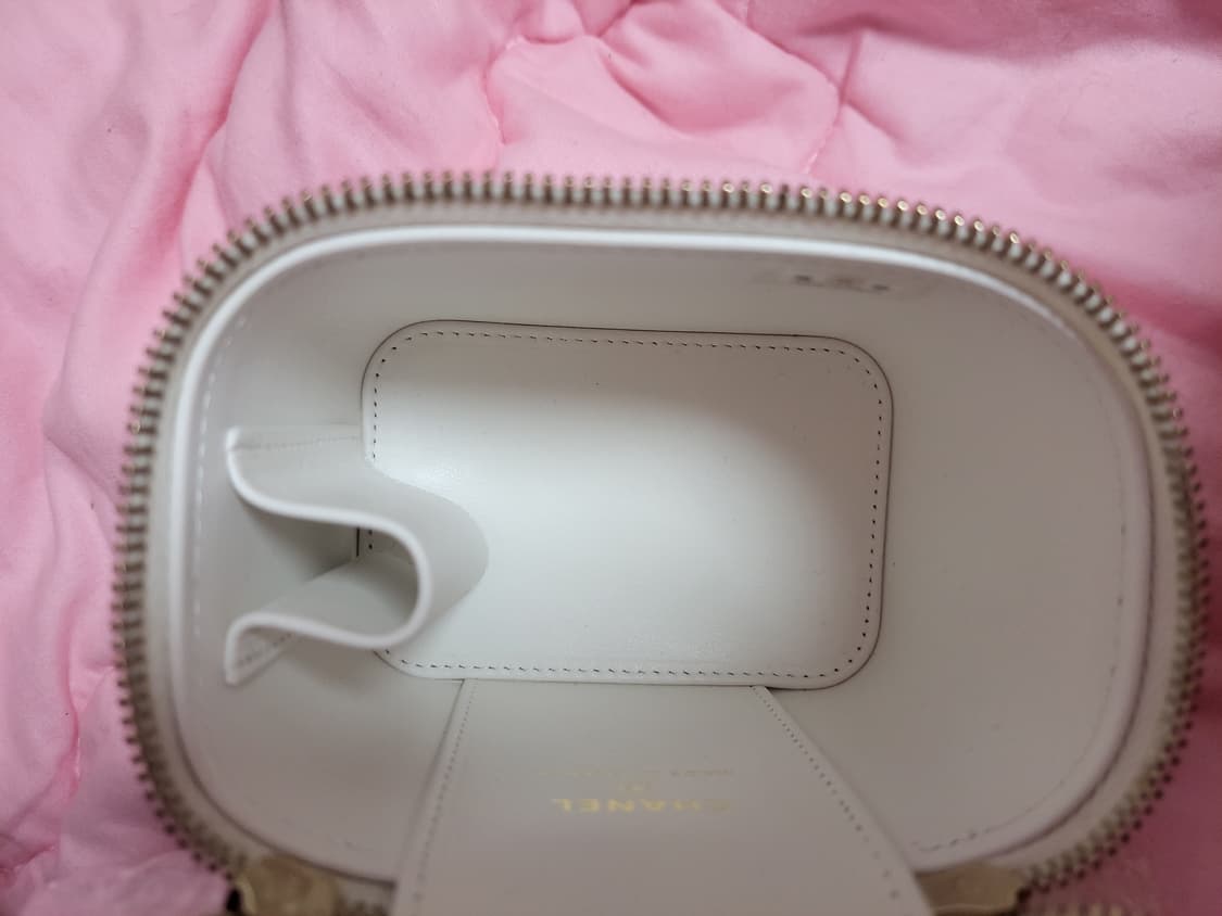 정품)급처미사용새상품!샤넬 캐비어 시즌한정판하트 베니티가방크로스코스메틱백 상품이미지9