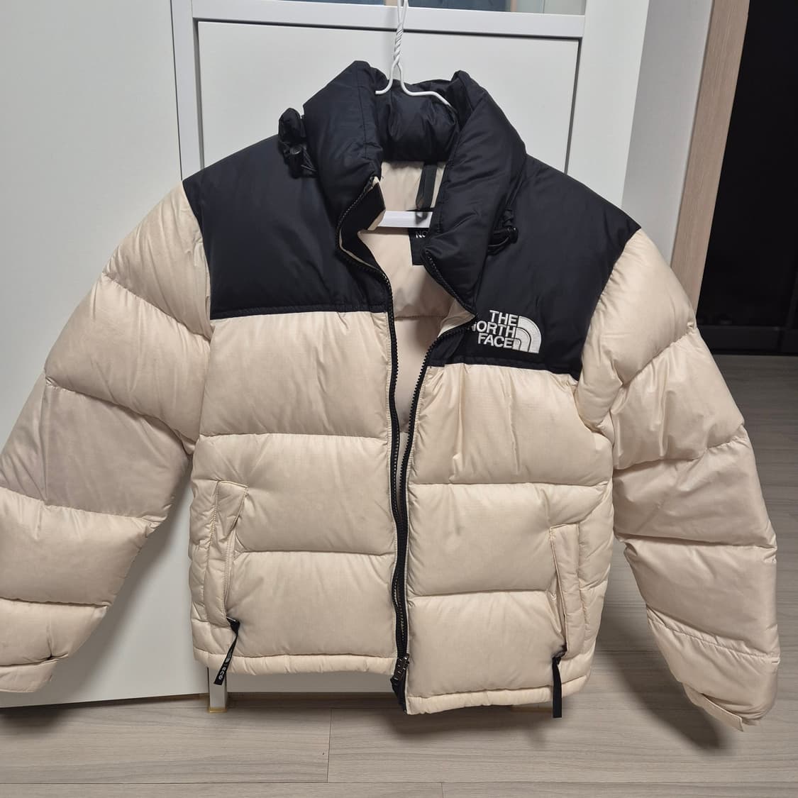 [노스페이스] 눕시 아이보리 패딩 M(90) 상품이미지3