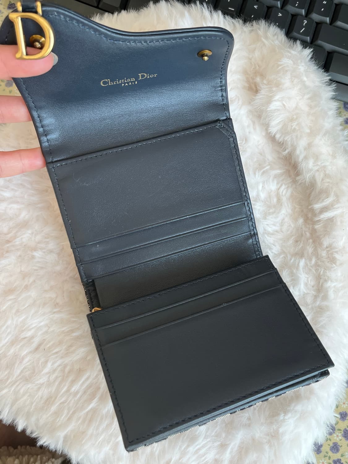 디올 새들 로터스 오블리크 자카드 반지갑 상품이미지3