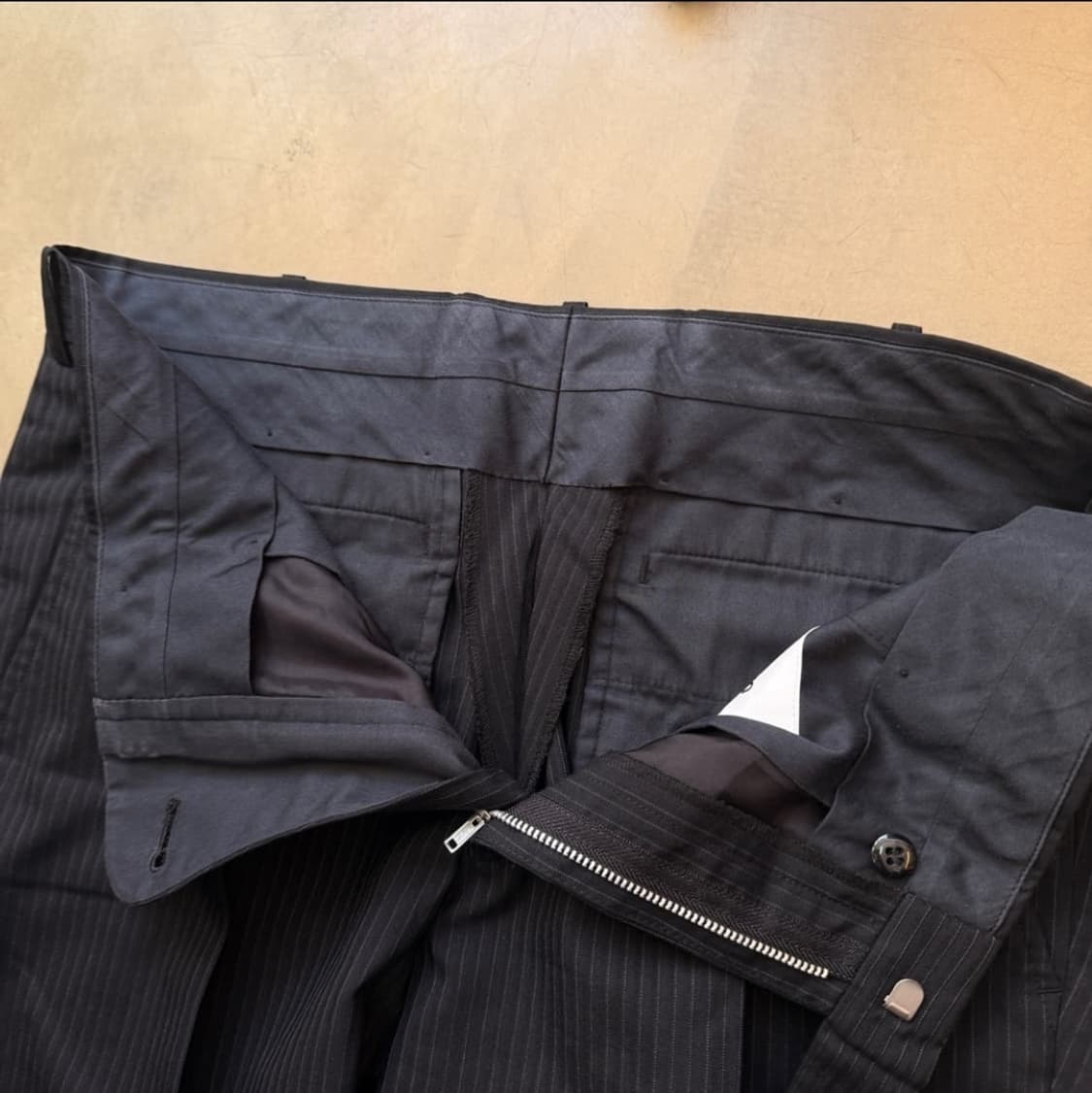 타케오 키쿠치 블랙 스트라이프 셋업 정장 상품이미지5