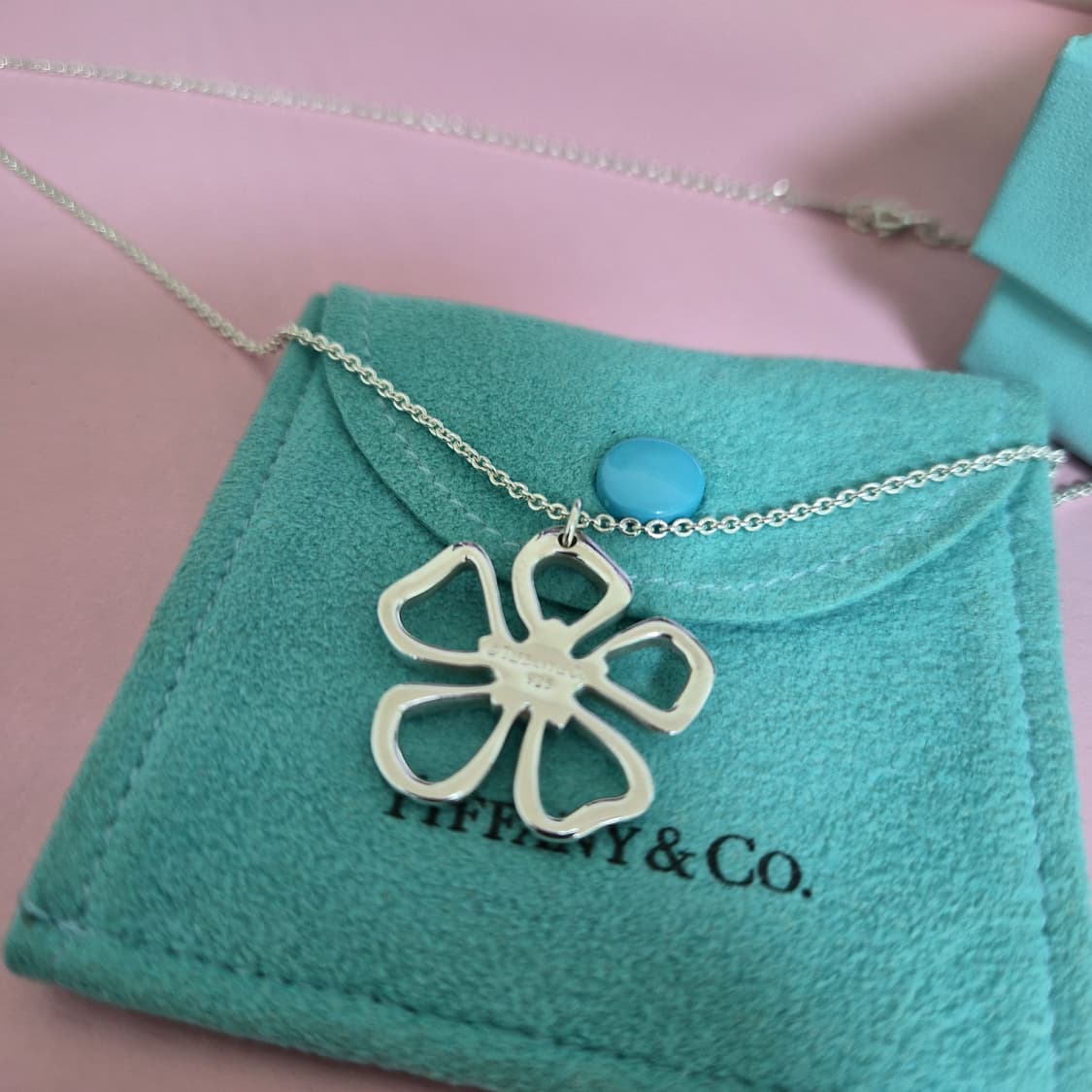 티파니앤코 한정판 히비스커스 플라워 목걸이 상품이미지2