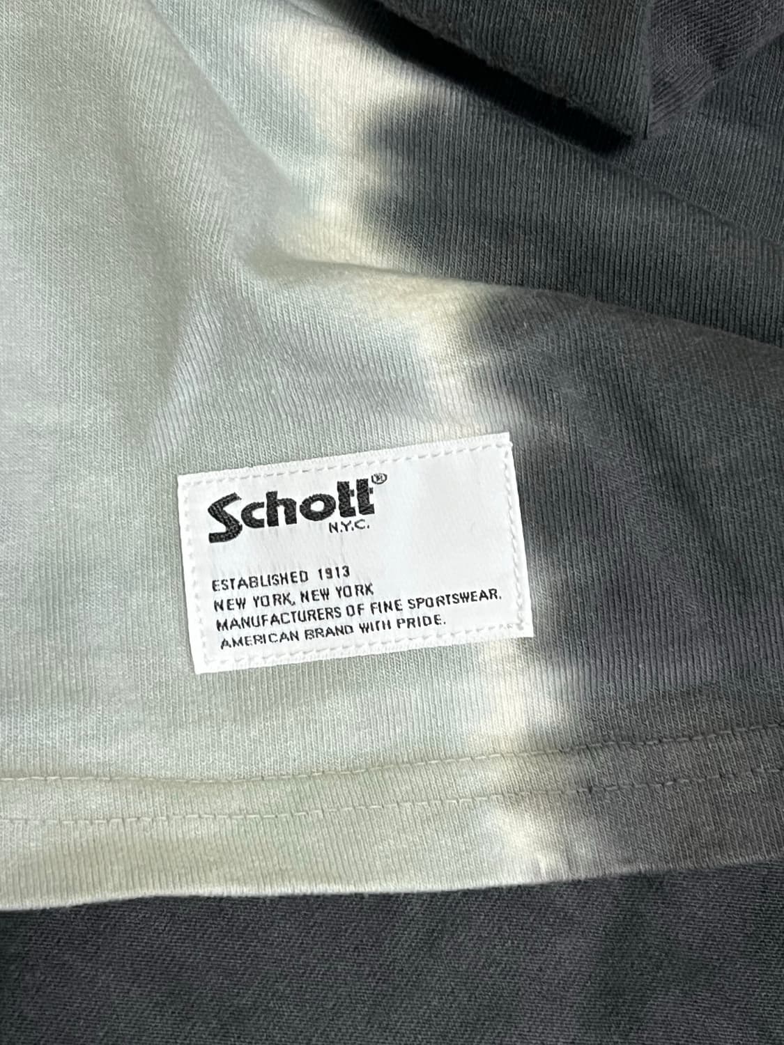Schott 롱슬리브 판매합니다. 상품이미지2