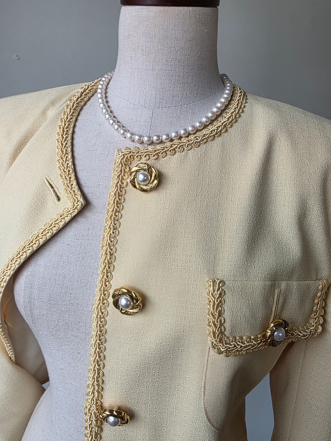 레이스테이핑 금장 진주 버튼 자켓  상품이미지4