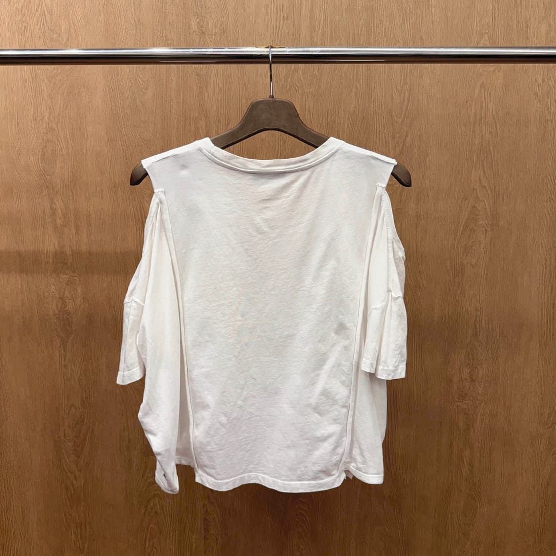 디젤 레이어드 반팔 티셔츠 컷아웃 숄더 디테일 루즈핏 화이트 상품이미지3