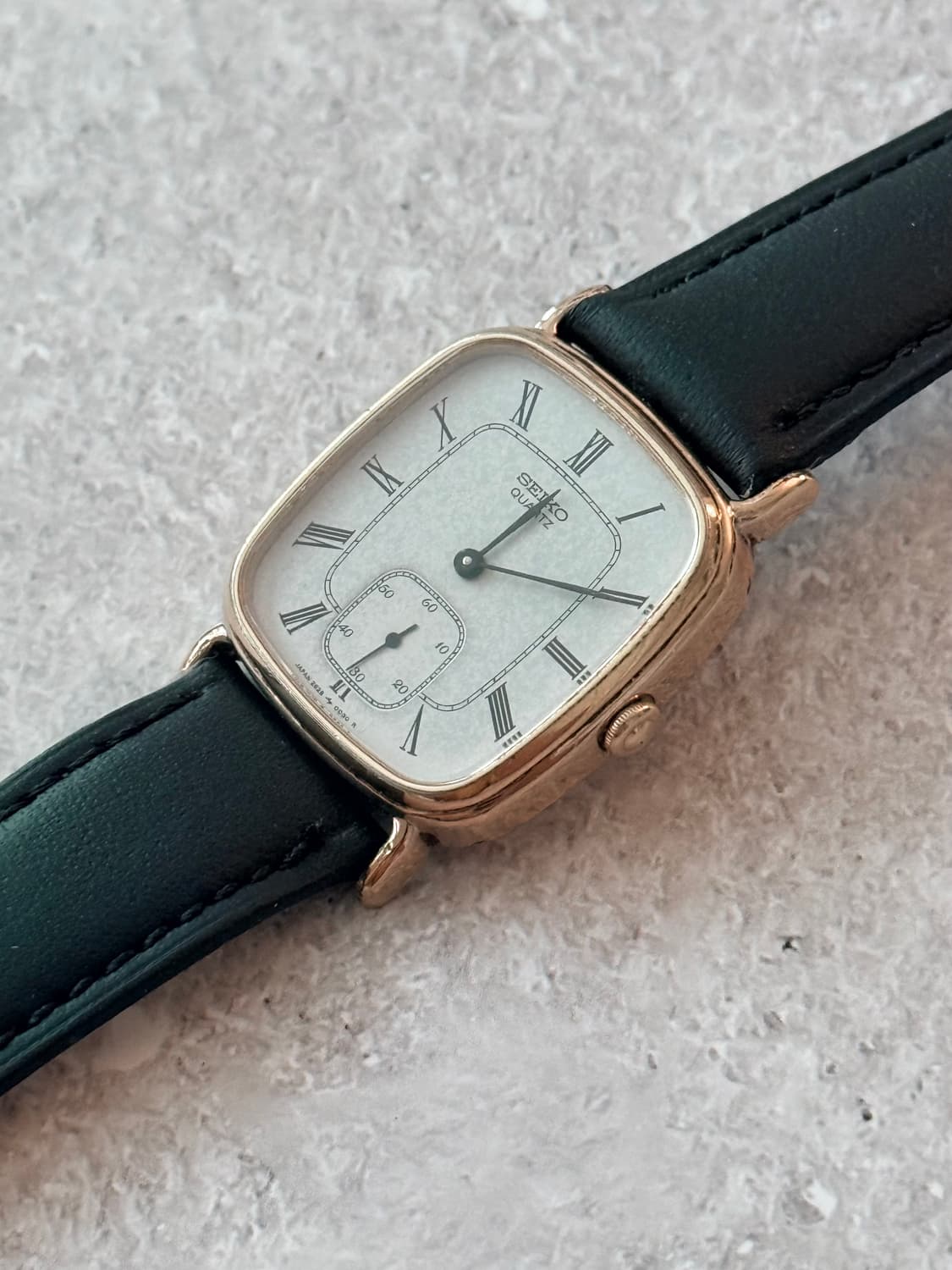 Seiko 세이코 쿼츠 스몰세컨드 로만 인덱스 탱크 상품이미지6