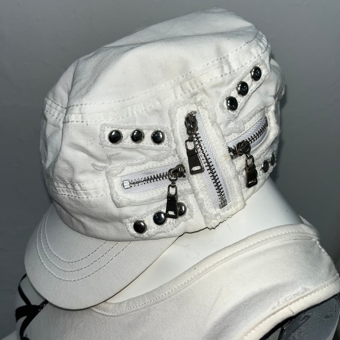 화이트 락펑크 지퍼 포인트 밀리터리 캡 상품이미지2