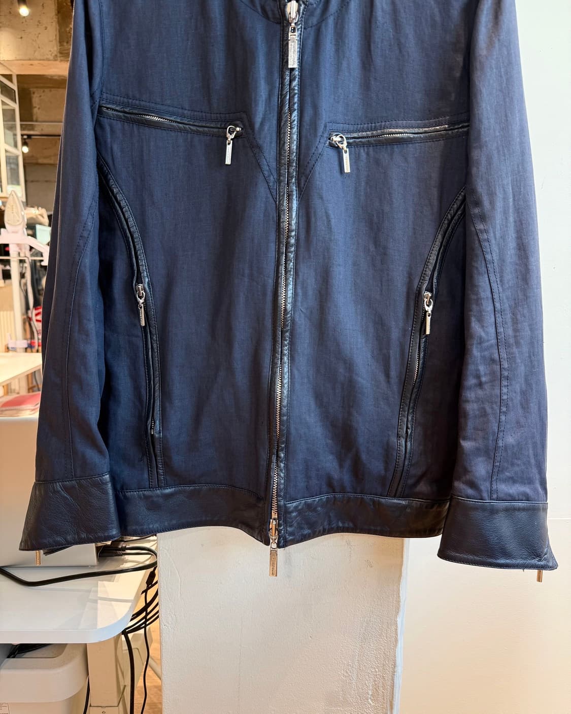 베르사체 네이비 린넨 레더 트림 블루종 자켓 상품이미지6