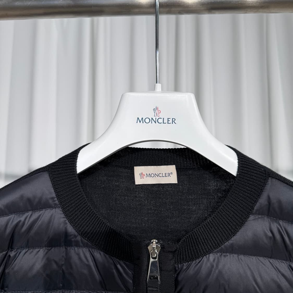 [정품] 몽클레어 몽클레르 패딩 울 집업 니트패딩 상품이미지4