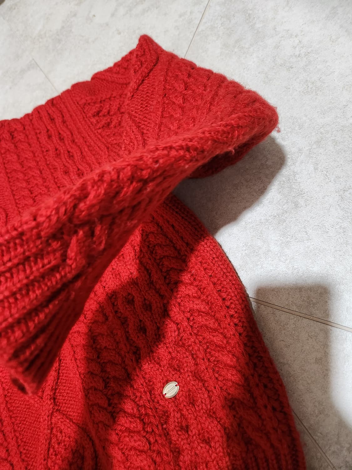 르베이스먼트 크롭 케이블니트 상품이미지4