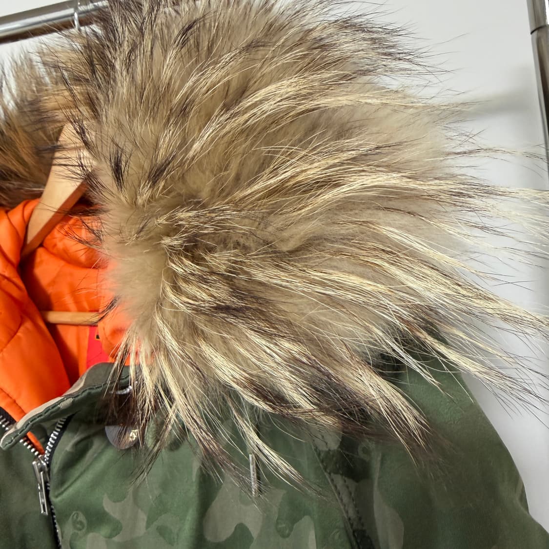 [38] 럭키슈에뜨 덕다운 카모 N3B 패딩 상품이미지3