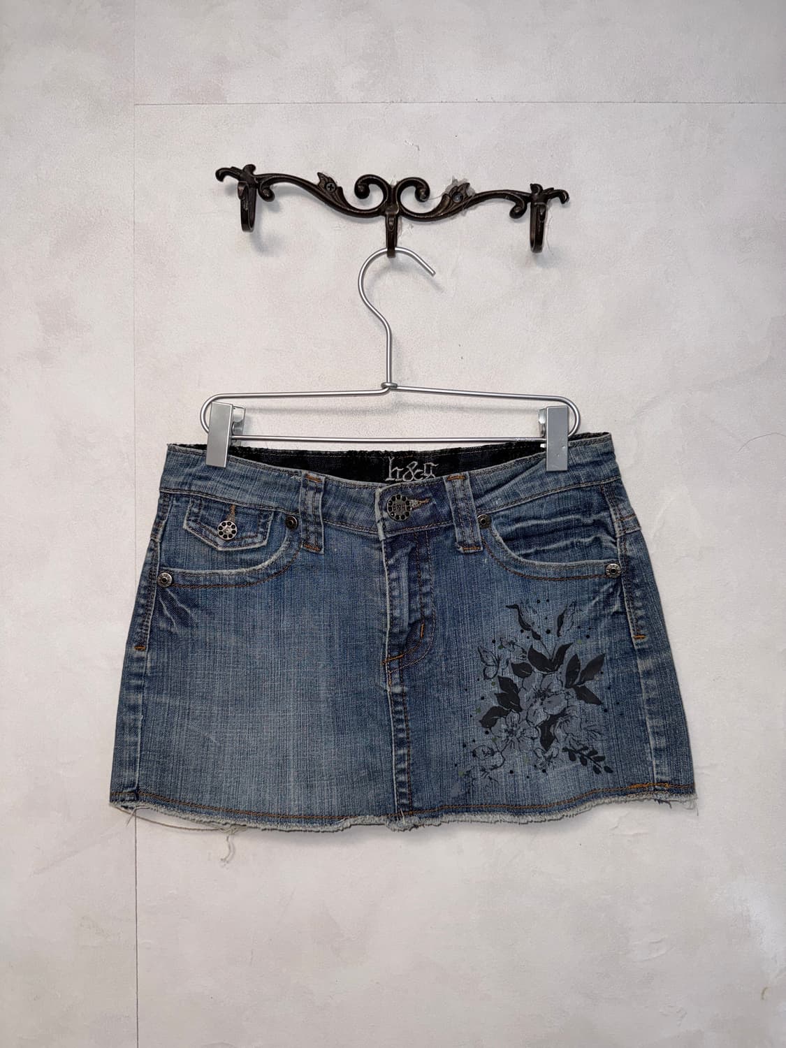 Washing denim oriental flower mini skirt 상품이미지1