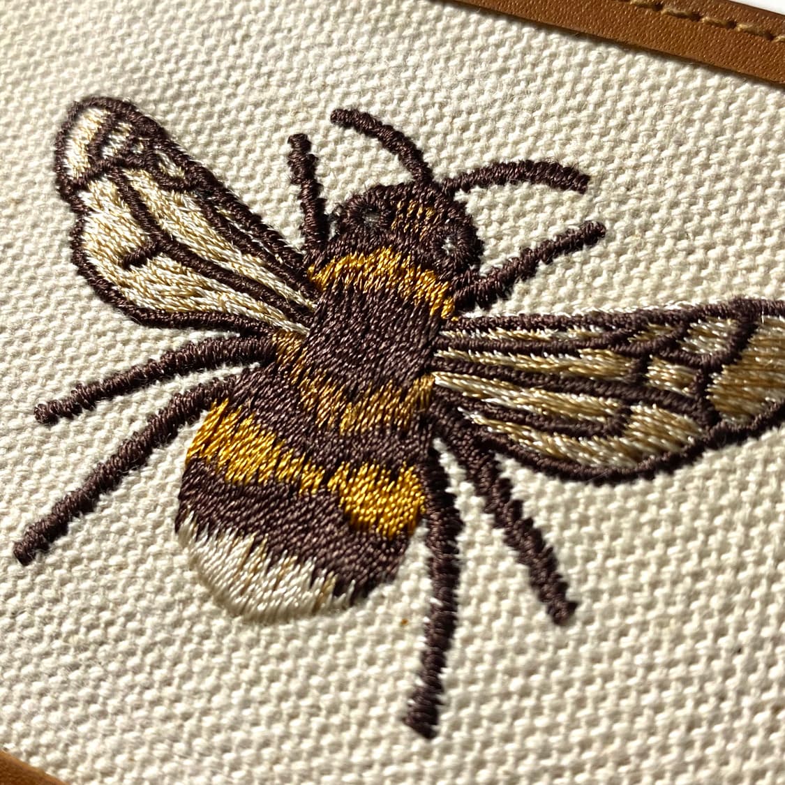 [정품] 와일드브릭스 허니비 카드지갑 상품이미지2