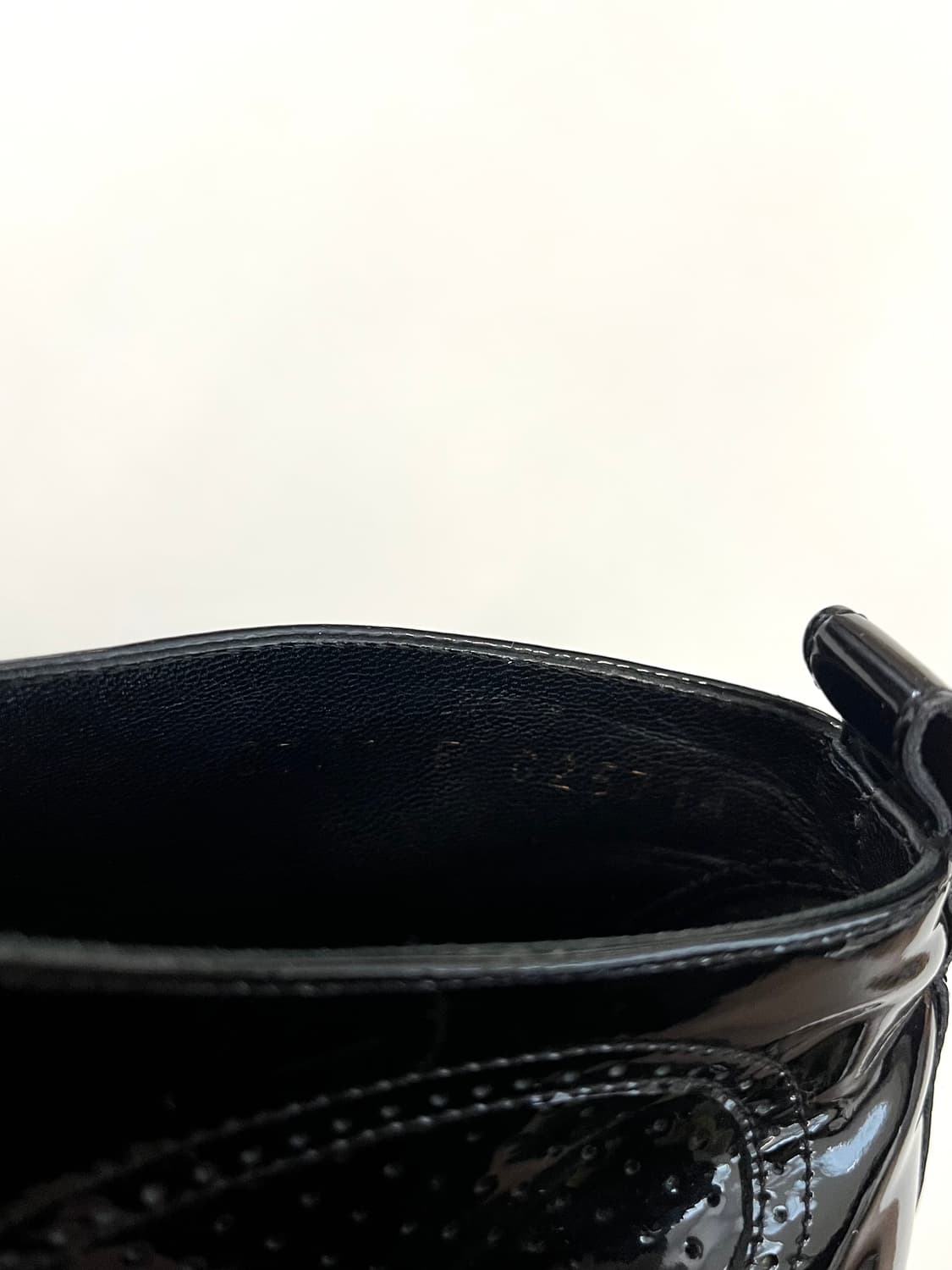 샤넬 페이던트 레더 드레스 부츠 상품이미지6