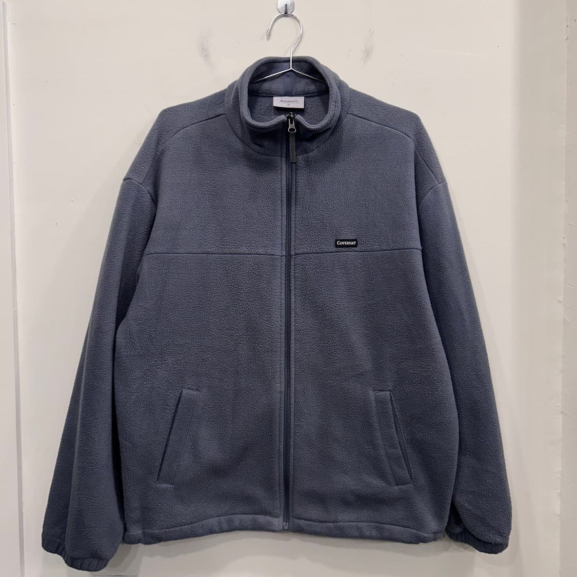 커버낫 스몰 와펜로고 하이넥 집업 플리스 상품이미지2