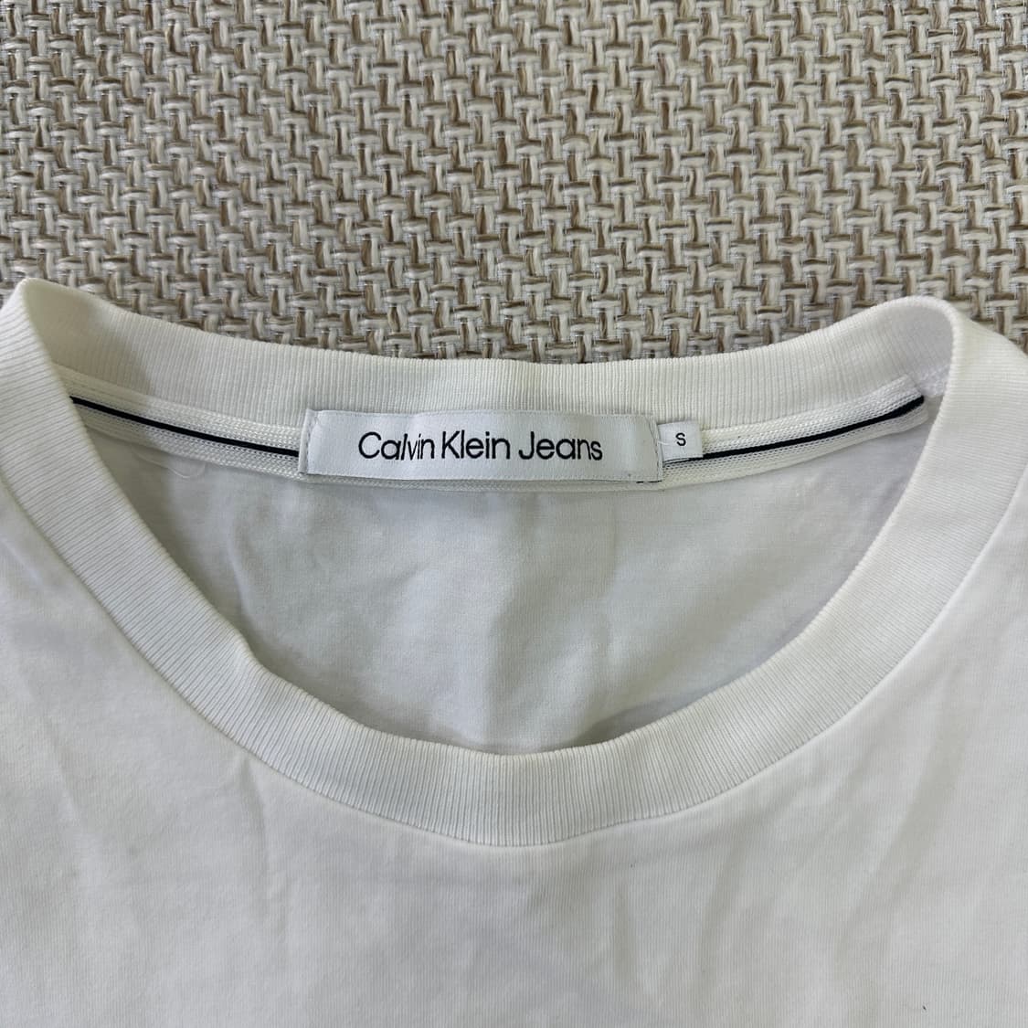 S 캘빈클라인진 레귤러핏 반팔 티 0417D 상품이미지2