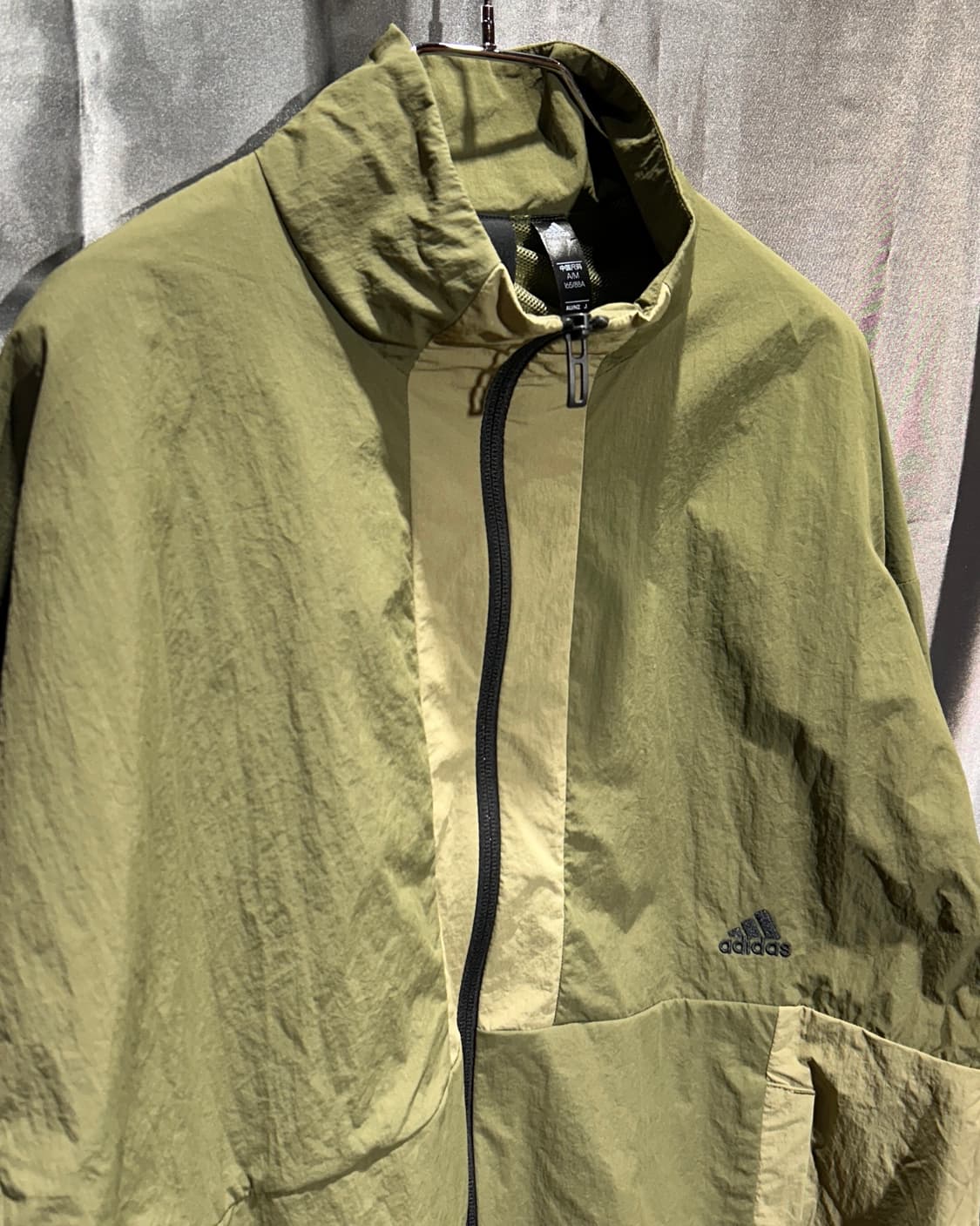 S 아디다스 삼선로고 카키 테크니컬 바람막이 상품이미지6