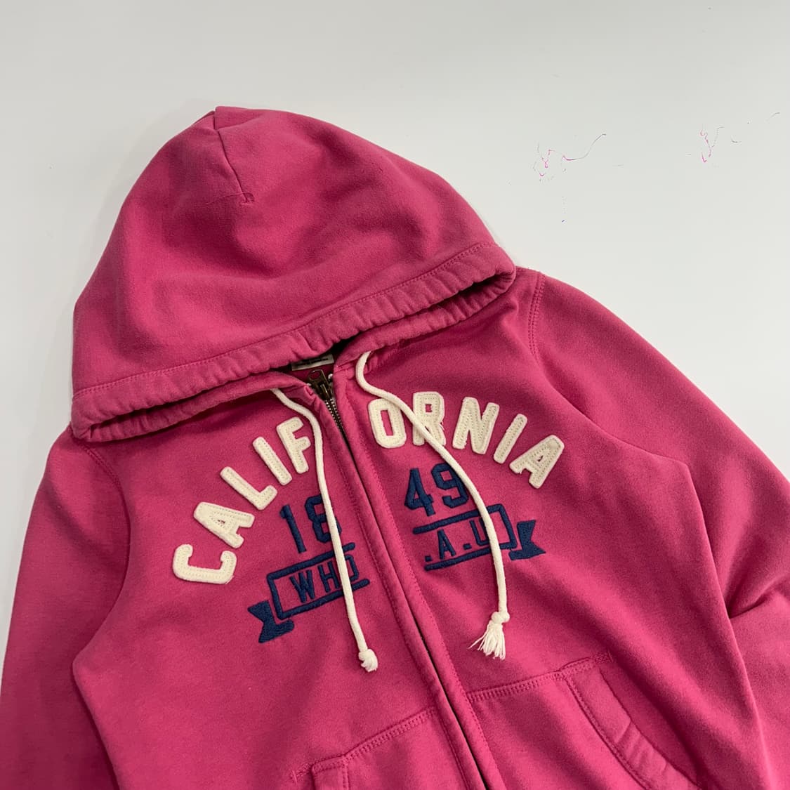 Who.A.U 후아유 핑크 그런지 자수 후드집업 상품이미지3