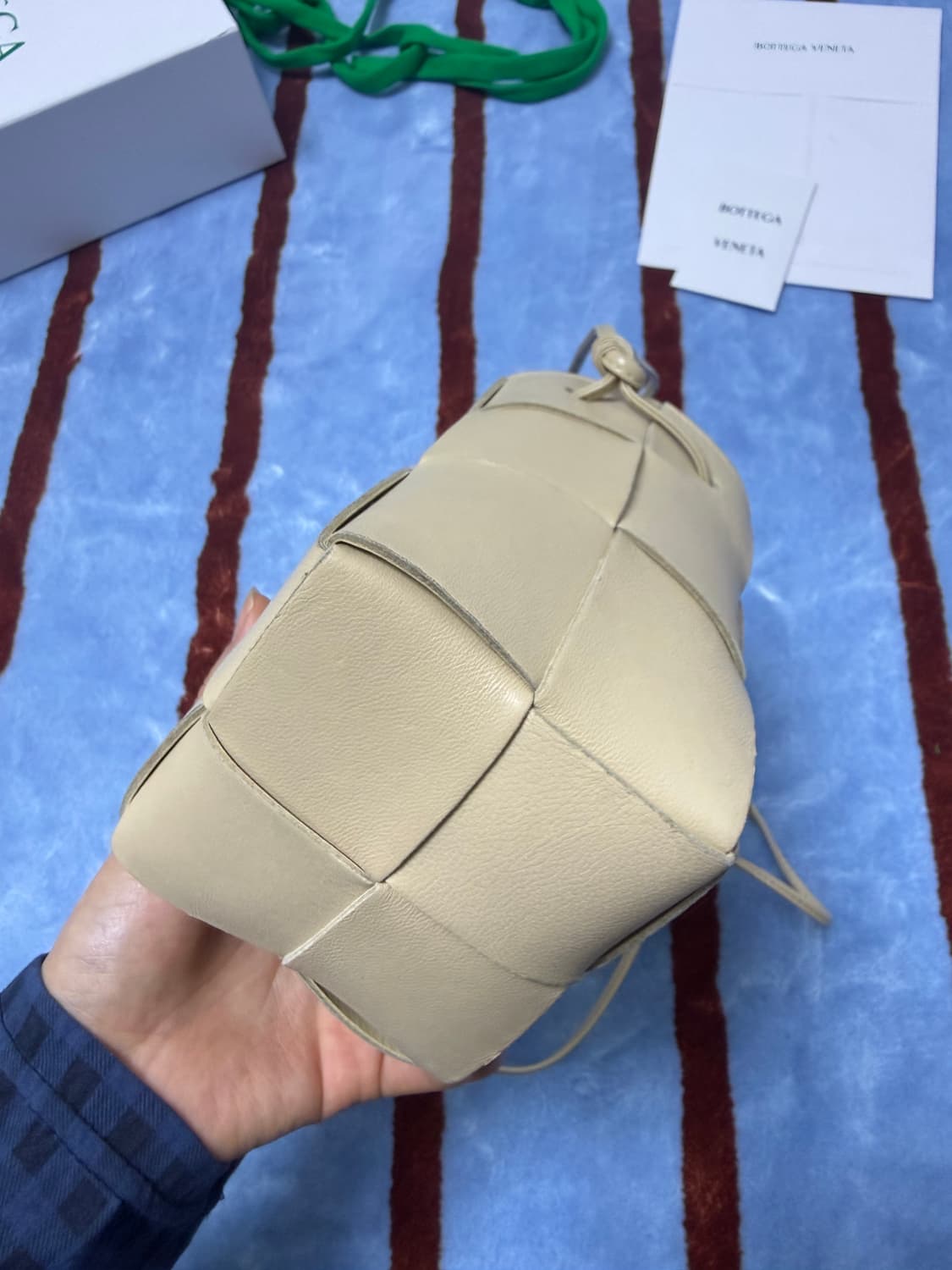 결제영수증첨부) 보테가 베네타 미니백 크로스백 정품 시세 150만원 상품이미지7