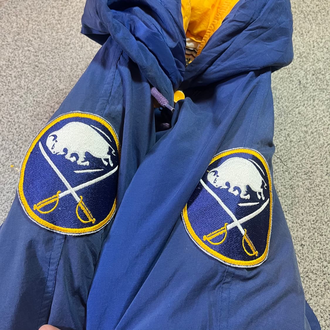 NFL 올드스쿨 버팔로 세이버스 빅로고 점퍼 상품이미지3