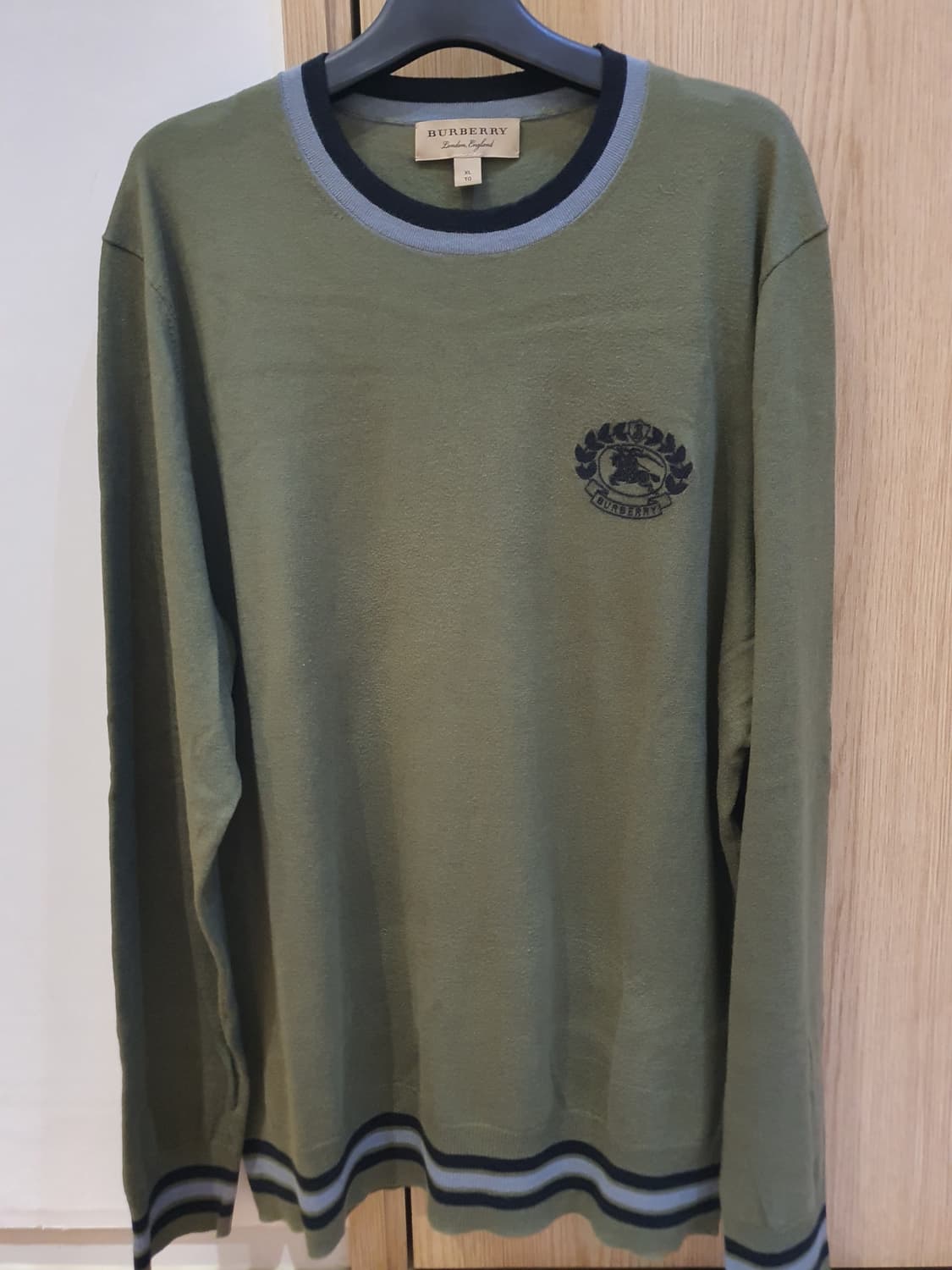 버버리 남성 니트 판매합니다! 상품이미지1