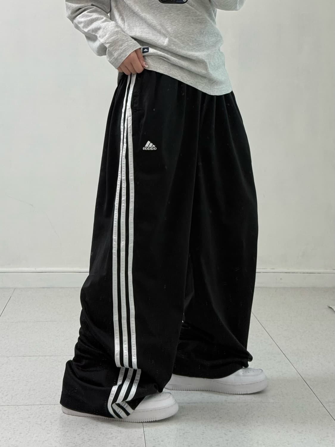 아디다스 삼선 와이드 팬츠 상품이미지2