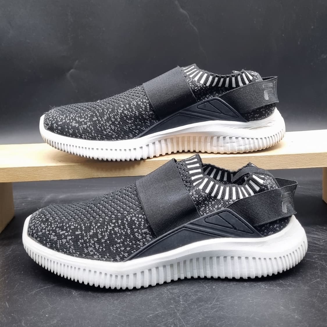 휠라 FILA 삭스라이크 여성 슬립온 230 상품이미지1