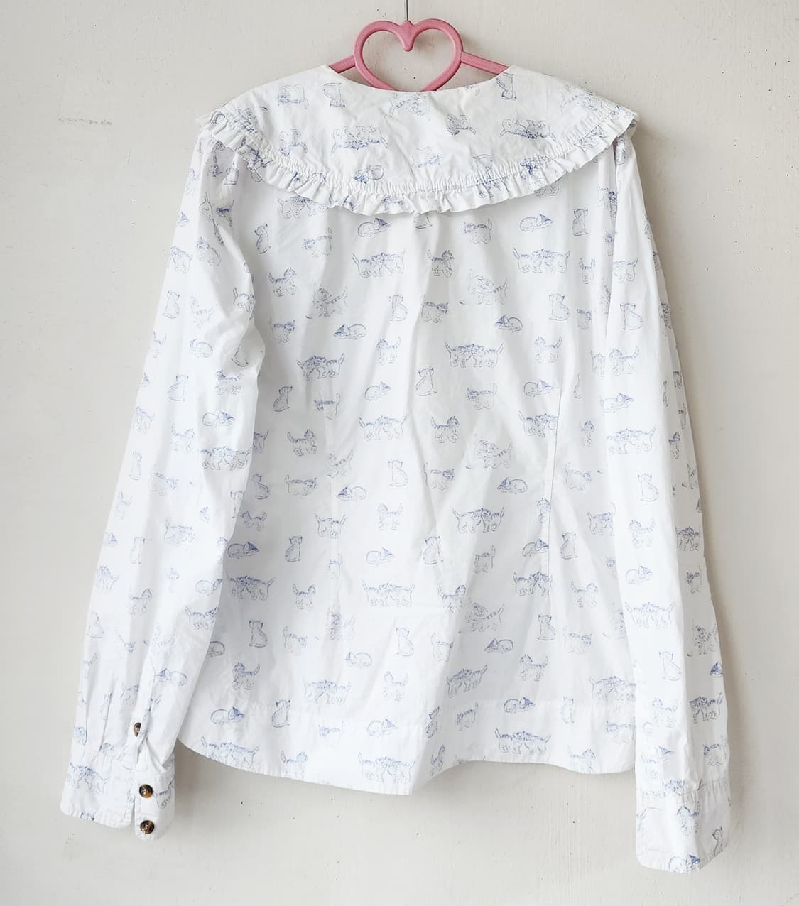 가니 Ganni 고양이 프린트 포플린 V넥 셔츠 상품이미지2