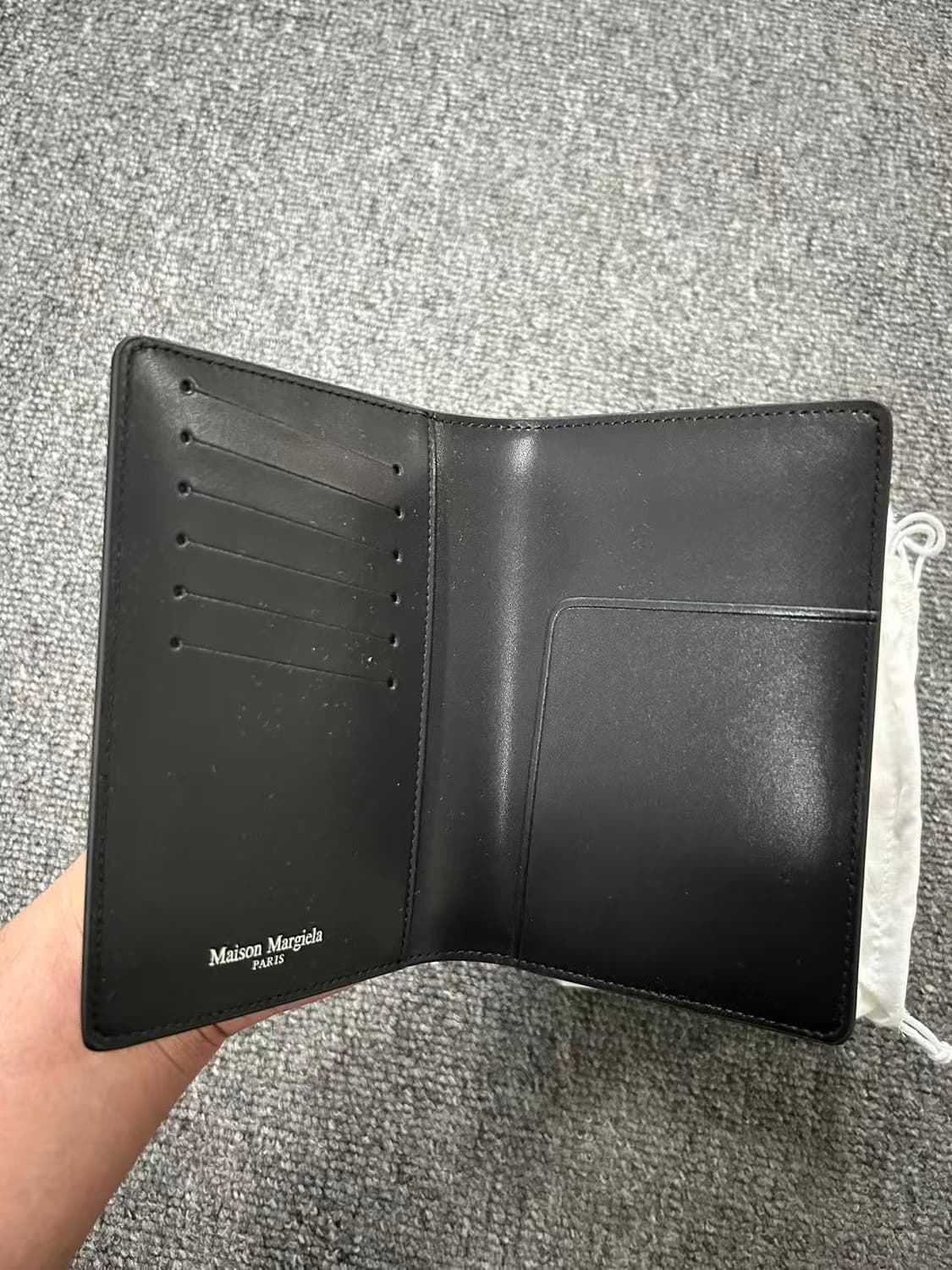 메종 마르지엘라 레더 바이폴드 카드 홀더 블랙 상품이미지3