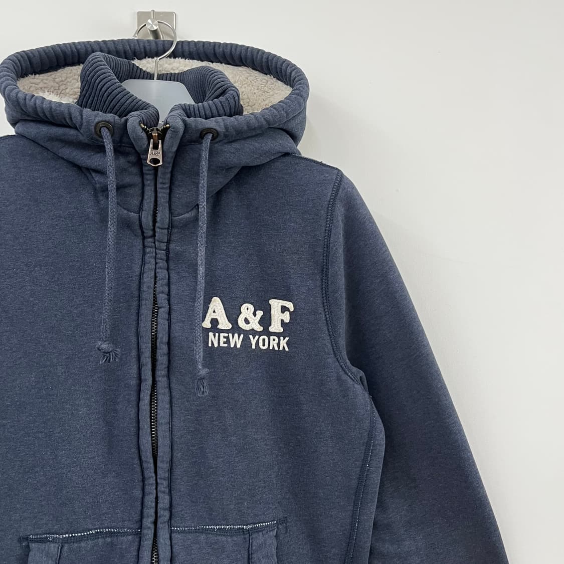 아베크롬비 자수로고 양털안감 네이비 후드집업 상품이미지4