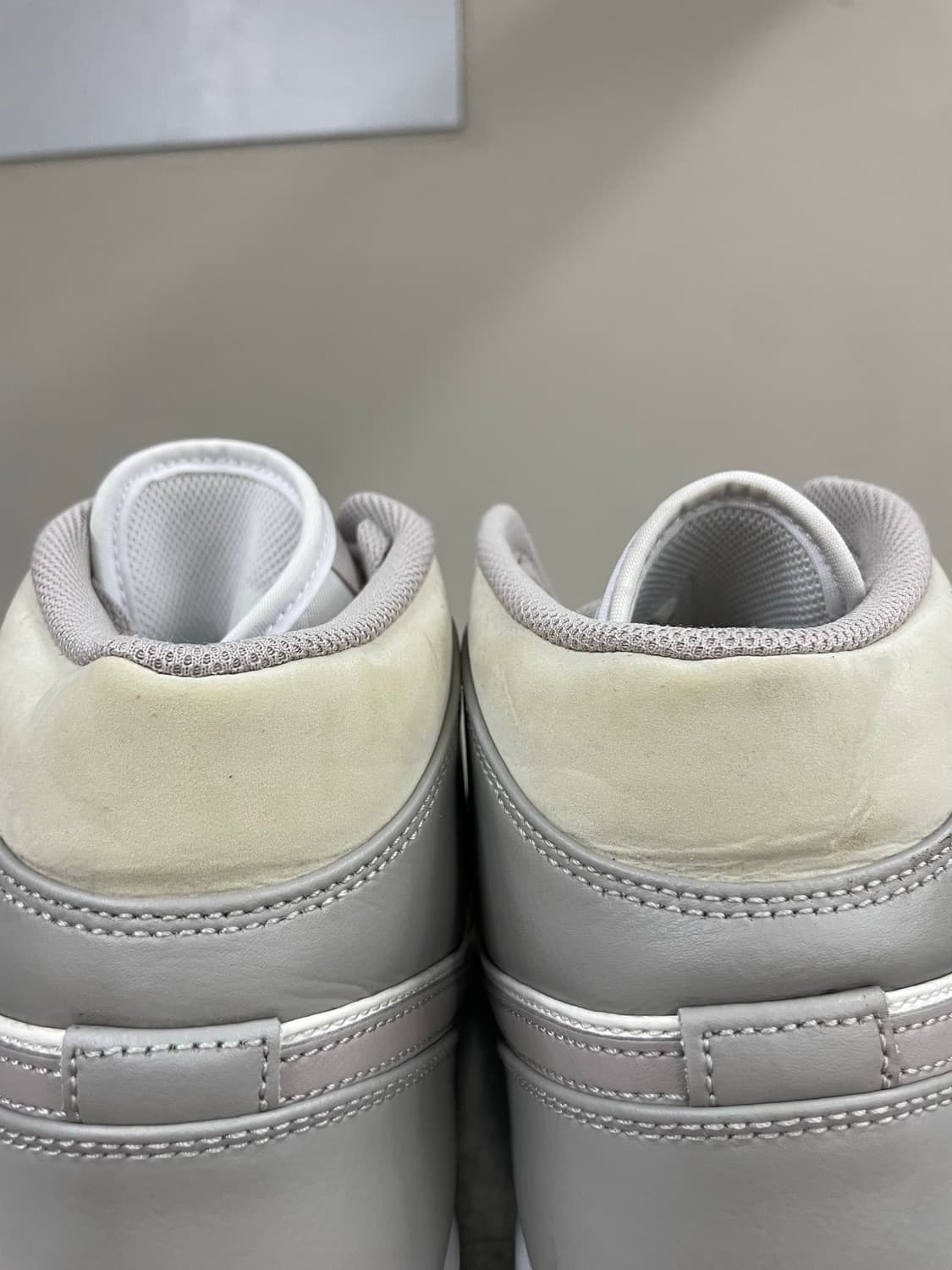 나이키 조던1 미드 컬리지 그레이 300 상품이미지10