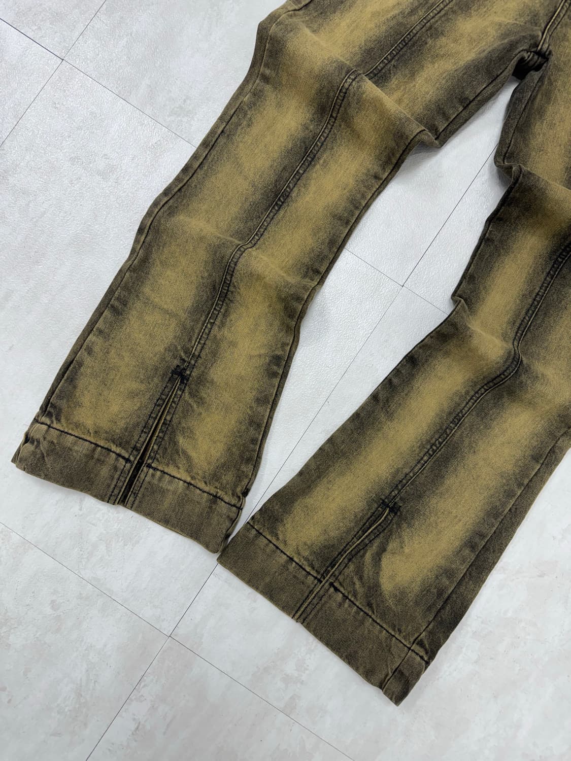 •유니크 워싱 부츠컷 절개 데님 팬츠 상품이미지3