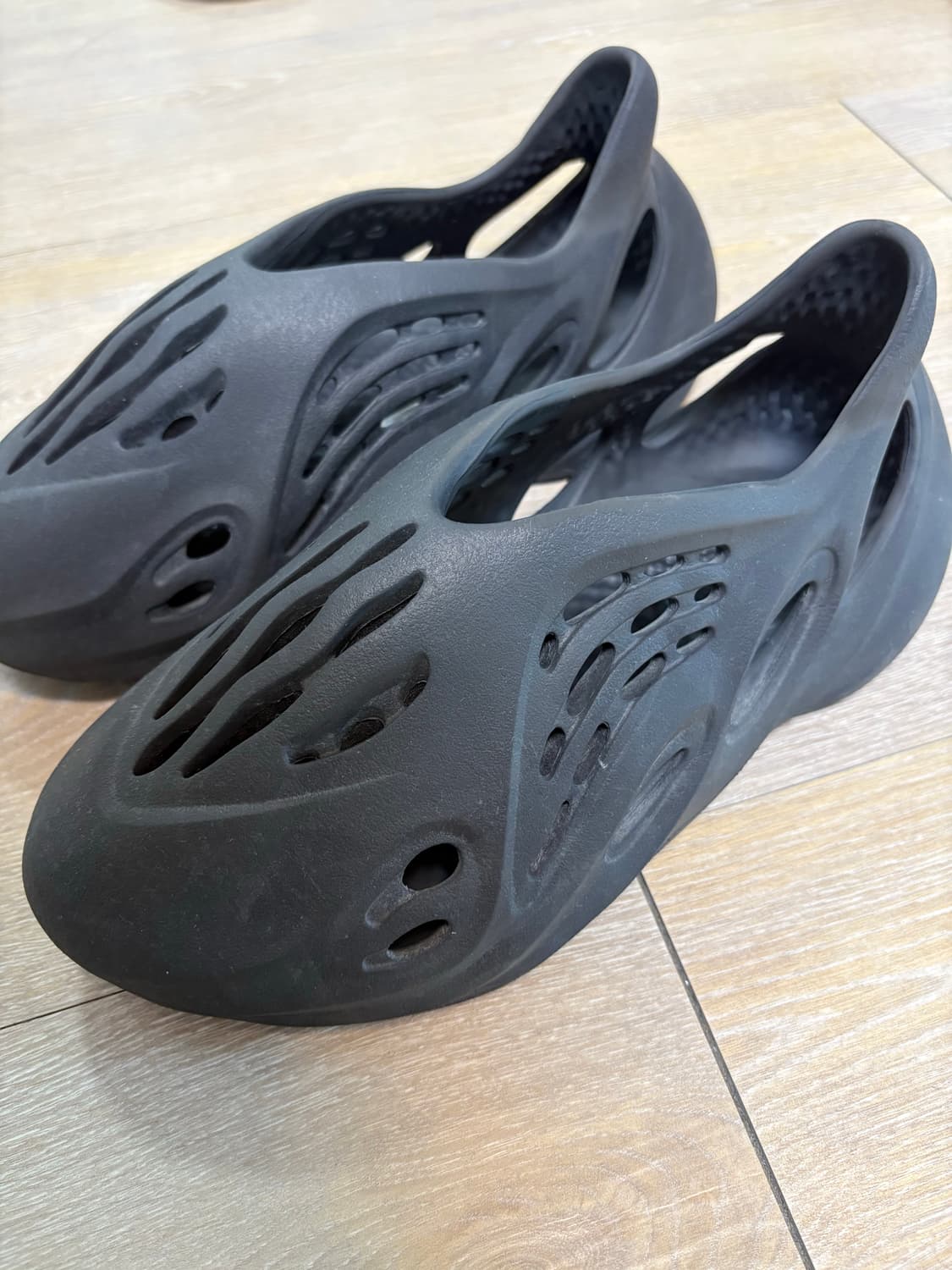 아디다스 이지 폼 러너 오닉스 265 상품이미지1