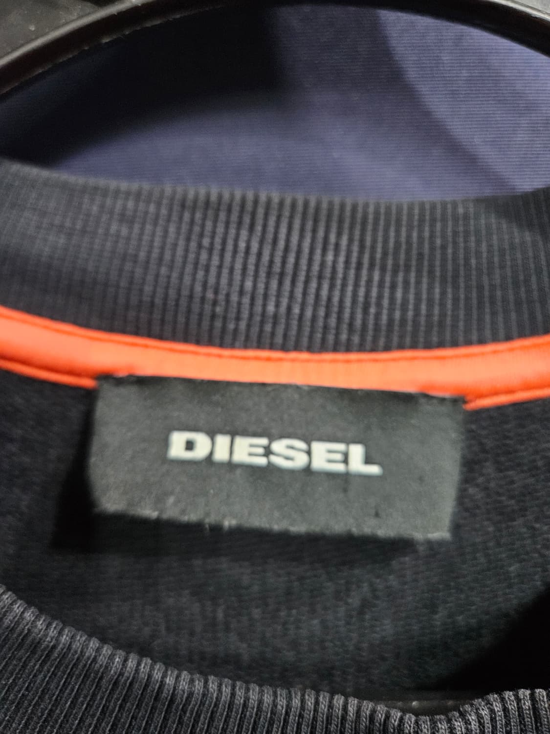 디젤 블랙컬러 남성 105 맨투맨  상품이미지3