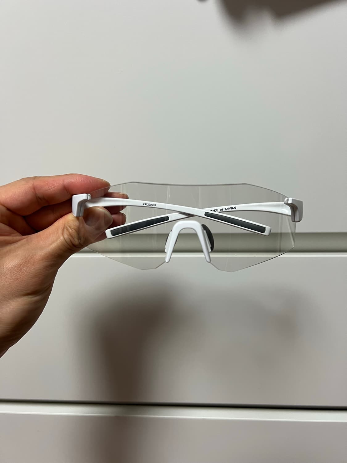 몽벨 변색 선글라스 스트림 글라스 러닝 등산 자전거 고글 초경량 아시아핏 상품이미지1