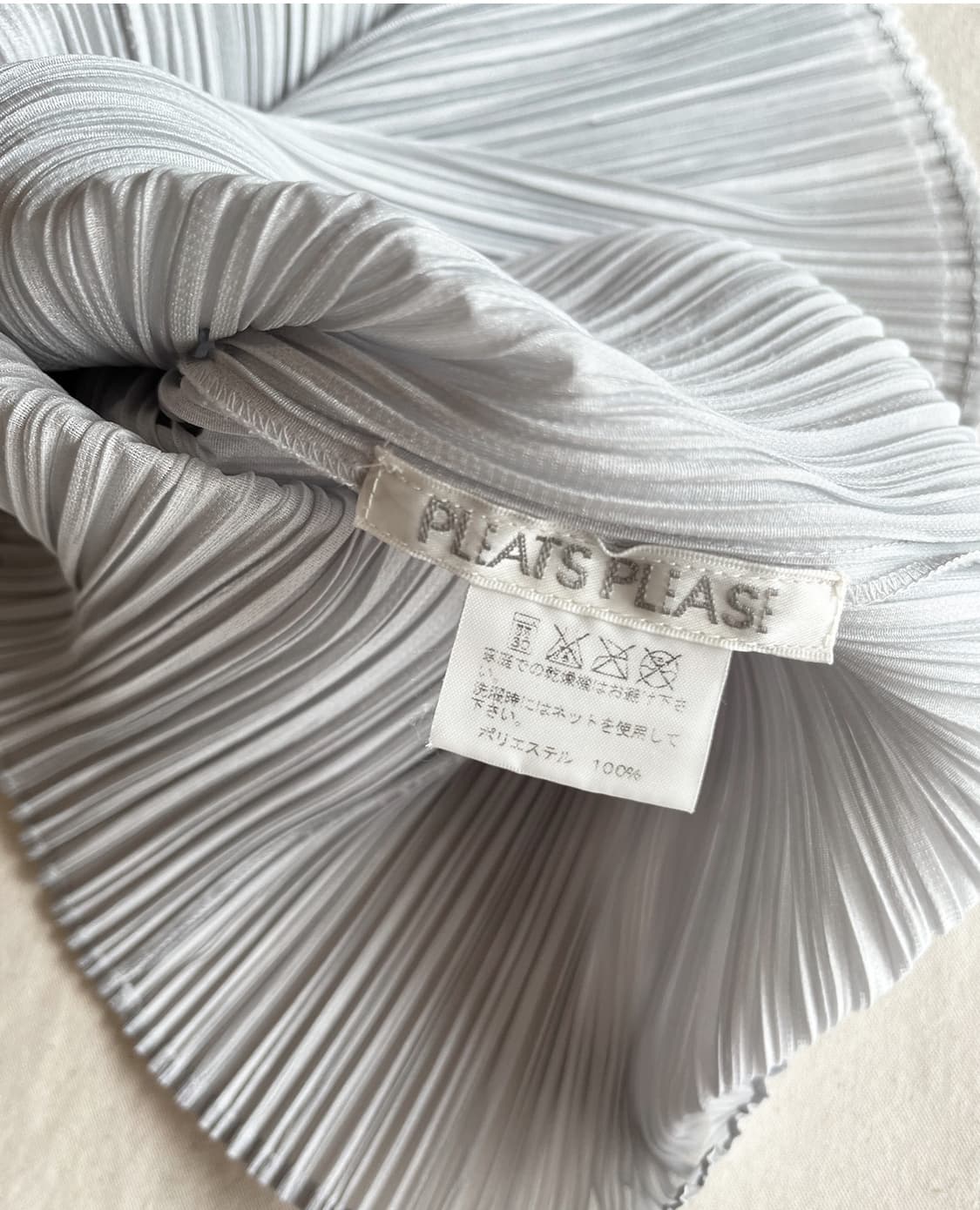 ISSEY MIYAKE PLEATS PLEASE grey 상품이미지7