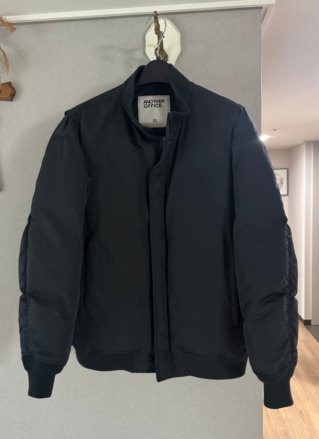 어나더오피스 레이어 블루종 오리털 패딩점퍼 3사이즈 판매 상품이미지2