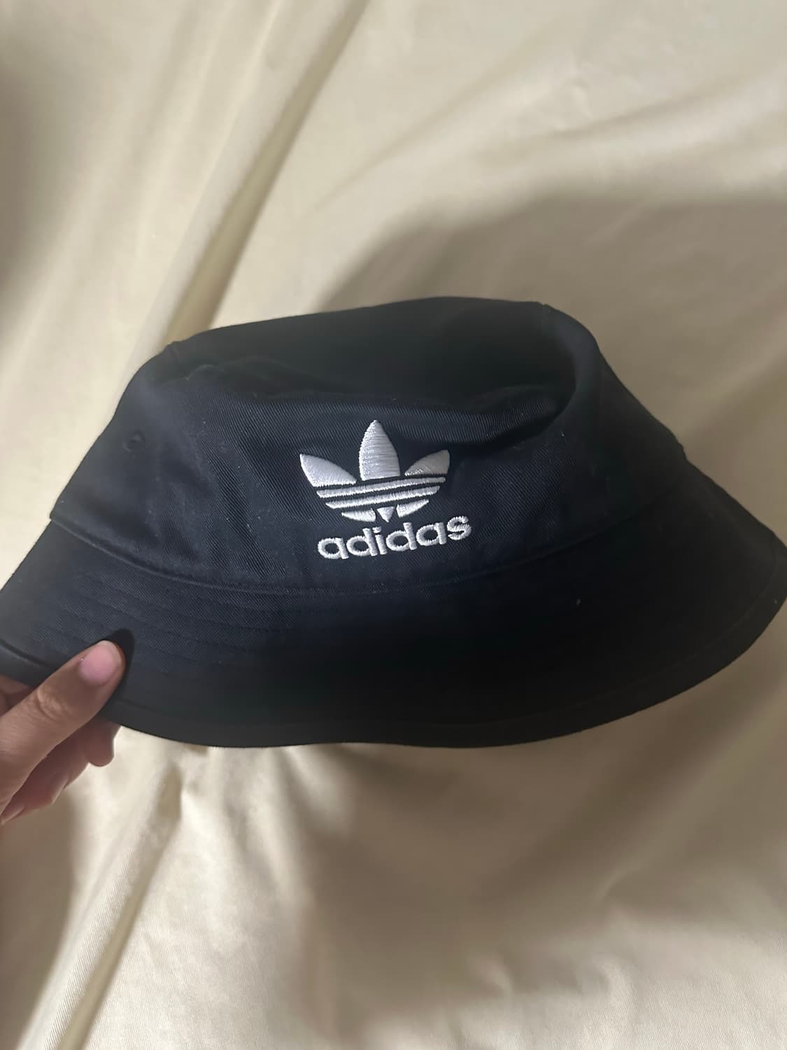 아디다스 버킷햇 상품이미지1