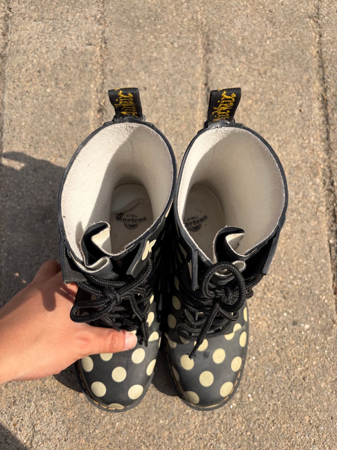 Dr. Martens 8홀 도트 패턴 부츠 220 상품이미지5