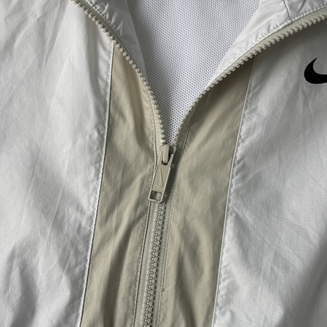 나이키 우먼 백로고 화이트 크롭 바람막이 XS 상품이미지5