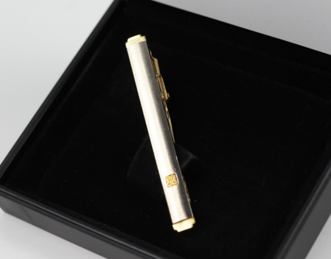 지방시 B+등급 5.2cm 남자 명품 넥타이핀 상품이미지1