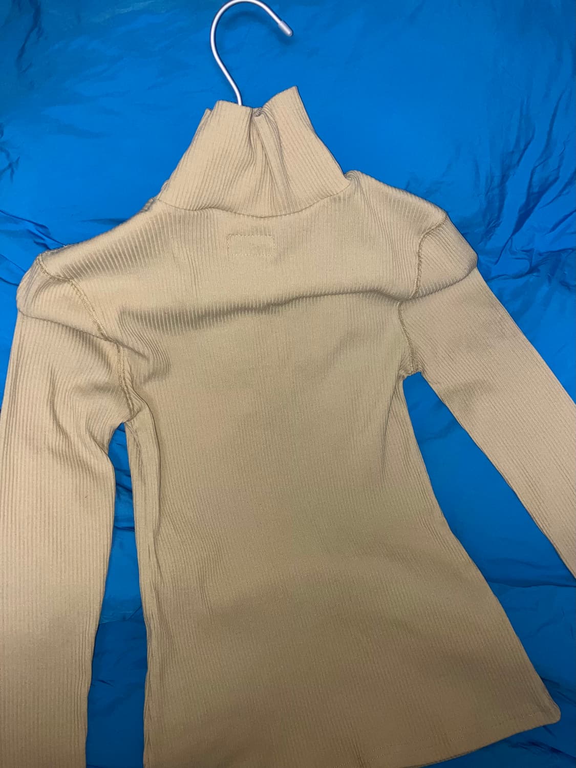 에옹쓰 Eonts Zip Turtleneck Top - Mustard 상품이미지3