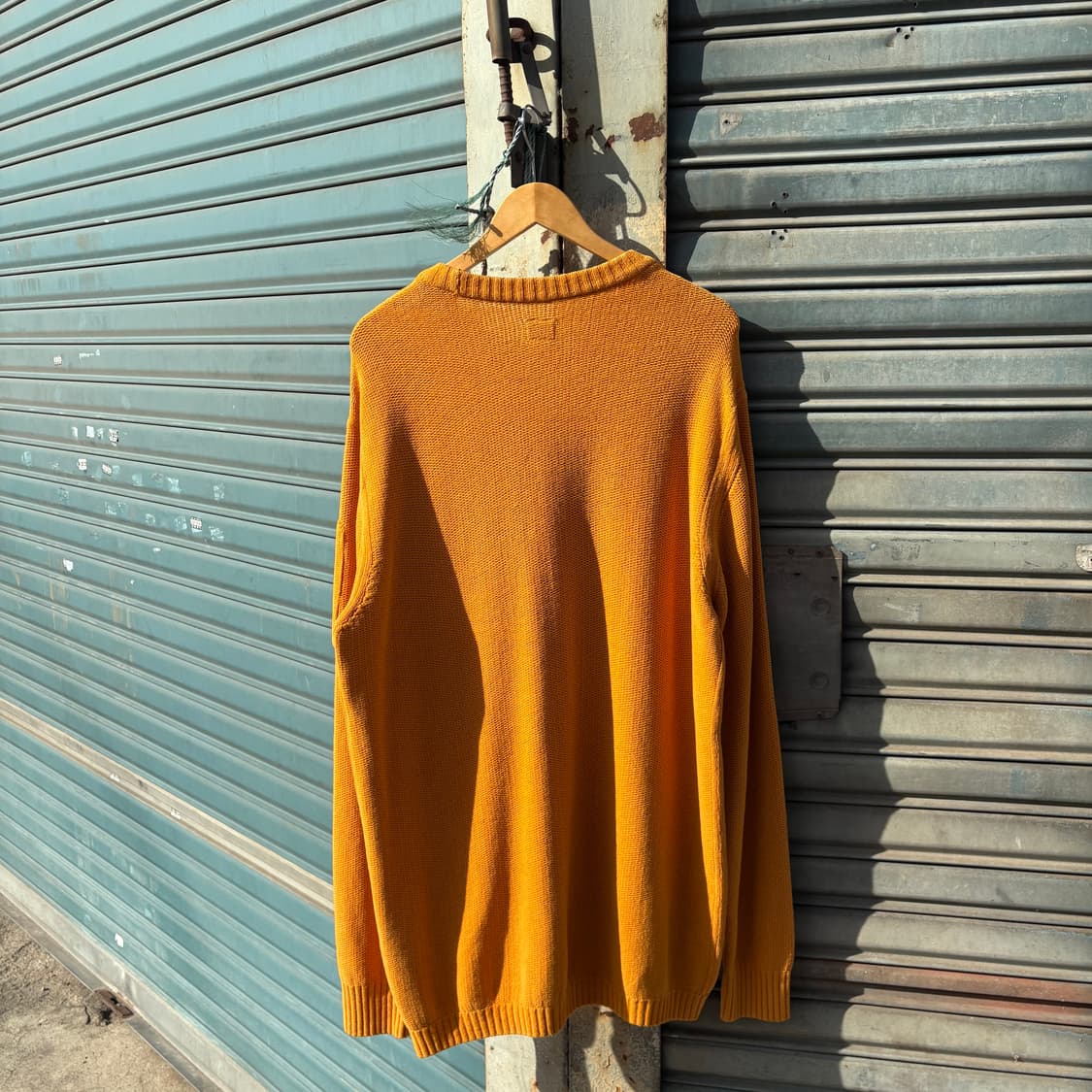 씨피컴퍼니 머스타드 렌즈 스웨터 상품이미지4