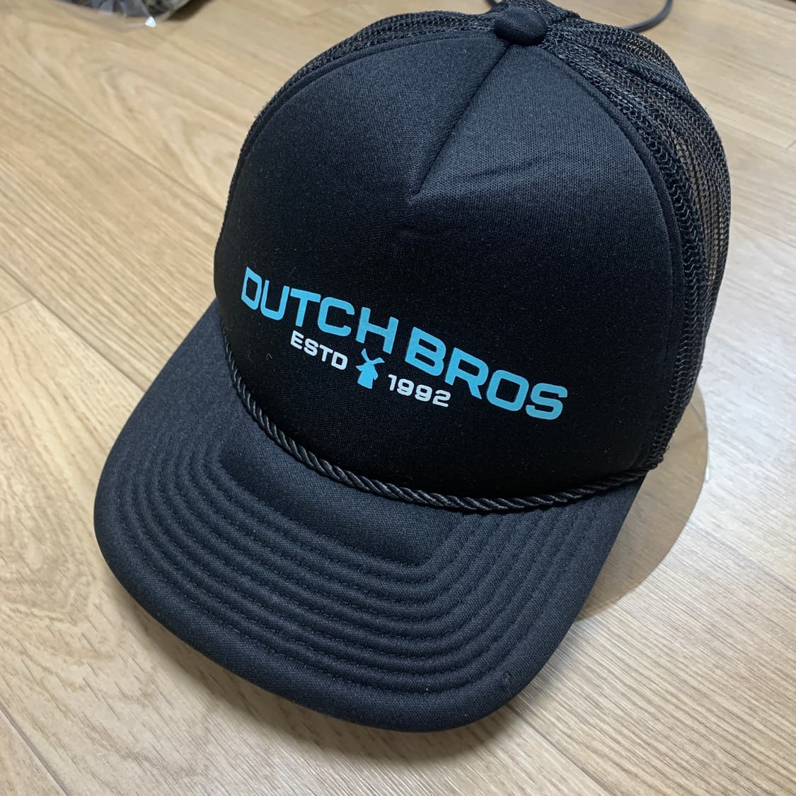 더치브로스(DUTCH BROS) 민트 로고 로프 트러커캡 상품이미지1