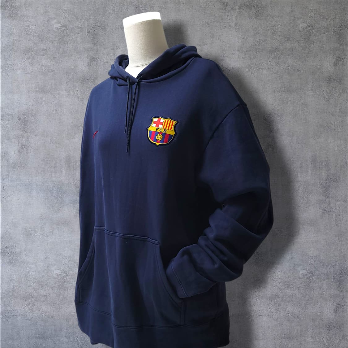 [105/L] 나이키 네이비 FCB 와펜 후드 긴팔티셔츠 상품이미지3