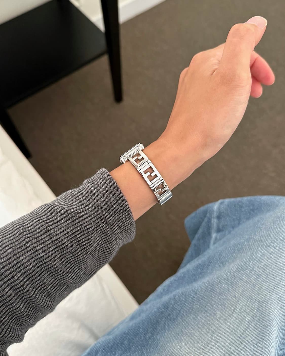 펜디 뉴콰드로 쉘다이얼 시계 상품이미지3