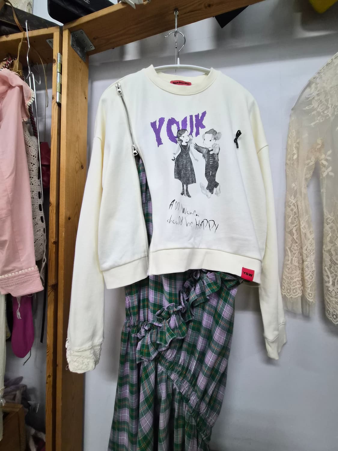 육심원 포인트 맨투맨 상품이미지1