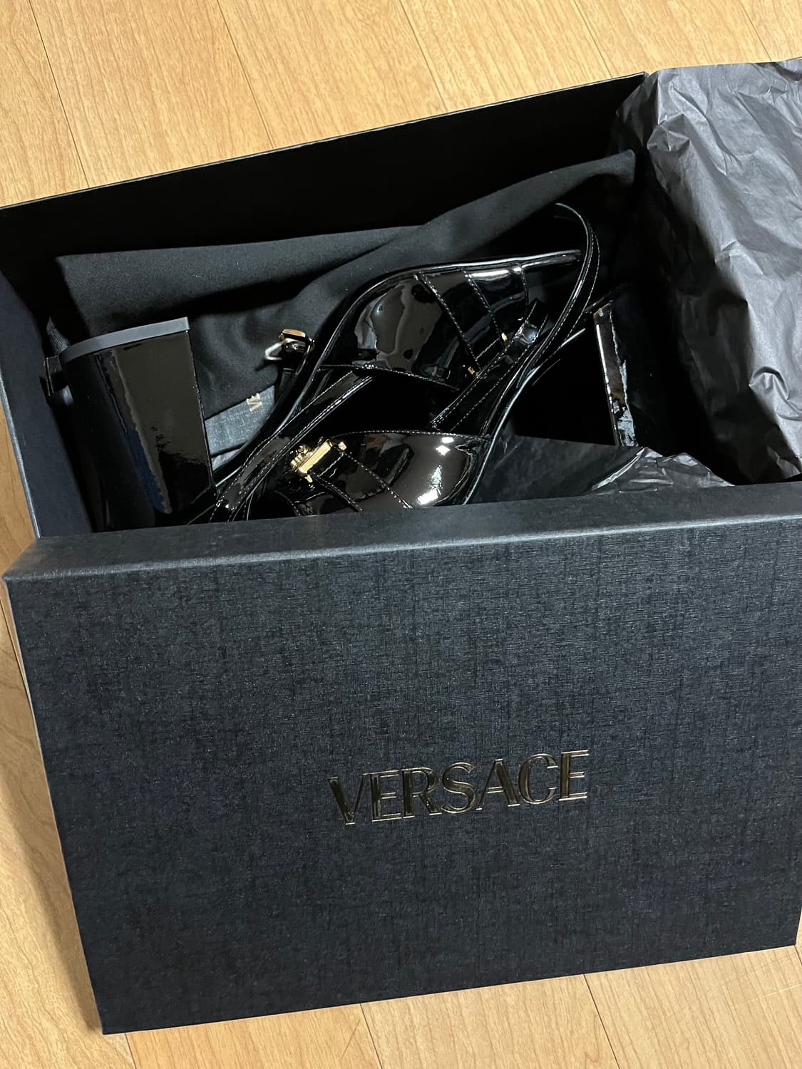 (새상품) VESSACE 샌들 us8 상품이미지3